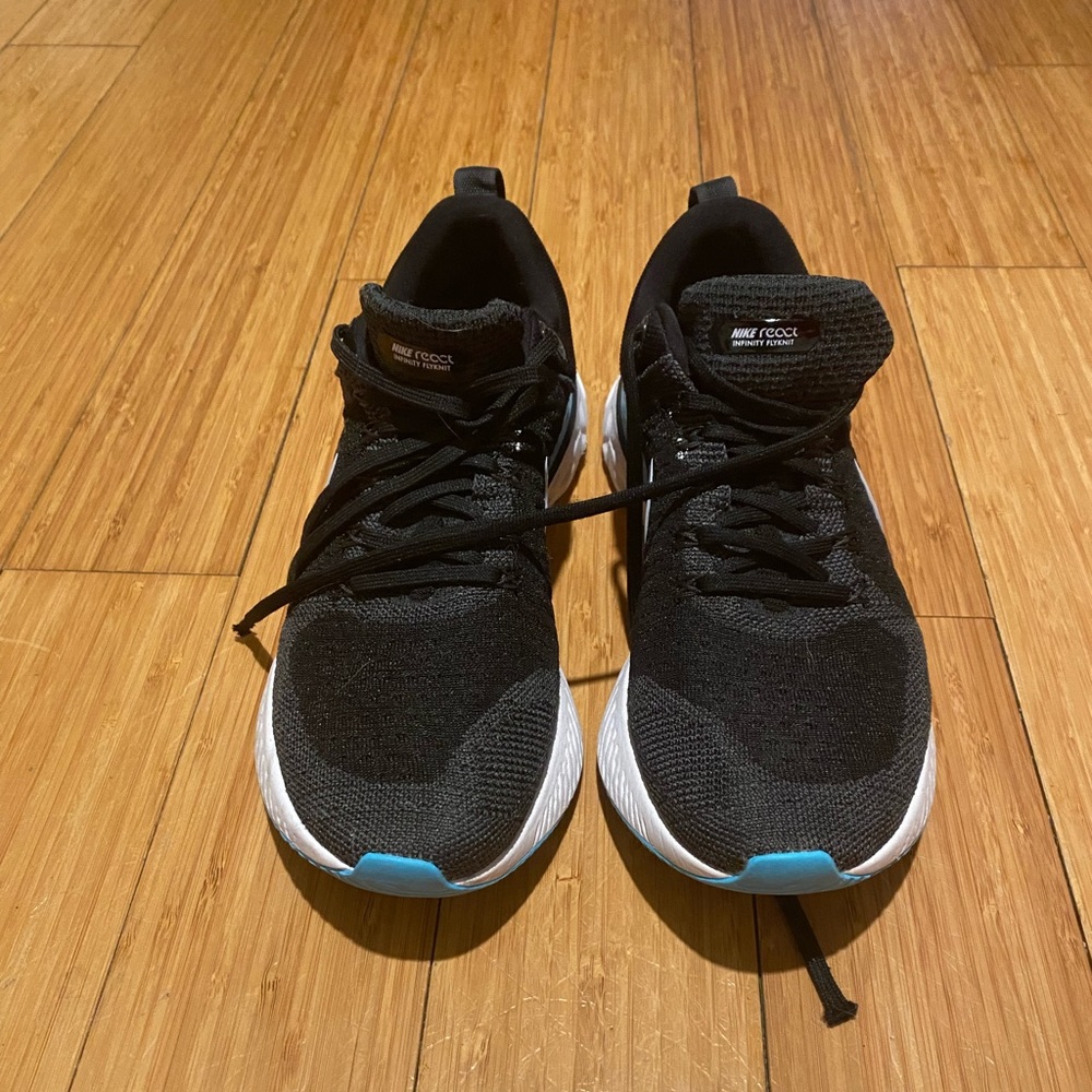 Nike Women's React Infinity Run Flyknit 2 Running Shoes